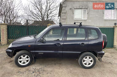 Позашляховик / Кросовер Chevrolet Niva 2005 в 