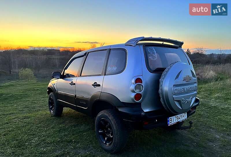 Позашляховик / Кросовер Chevrolet Niva 2007 в Полтаві