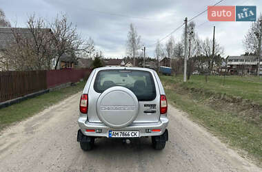 Внедорожник / Кроссовер Chevrolet Niva 2007 в 