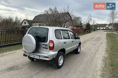 Внедорожник / Кроссовер Chevrolet Niva 2007 в 