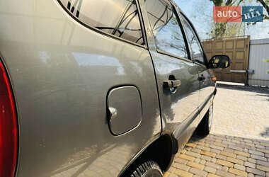 Внедорожник / Кроссовер Chevrolet Niva 2005 в 