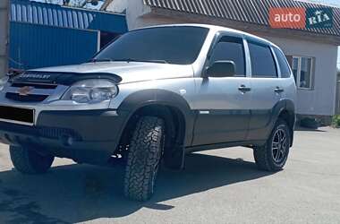 Позашляховик / Кросовер Chevrolet Niva 2011 в 