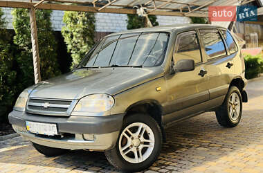 Внедорожник / Кроссовер Chevrolet Niva 2005 в Харькове