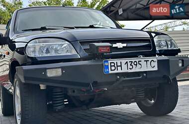 Внедорожник / Кроссовер Chevrolet Niva 2008 в 
