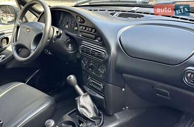 Внедорожник / Кроссовер Chevrolet Niva 2008 в 