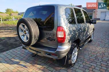 Внедорожник / Кроссовер Chevrolet Niva 2008 в 