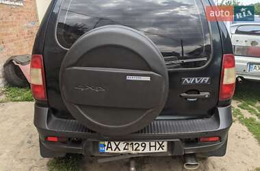 Внедорожник / Кроссовер Chevrolet Niva 2007 в 