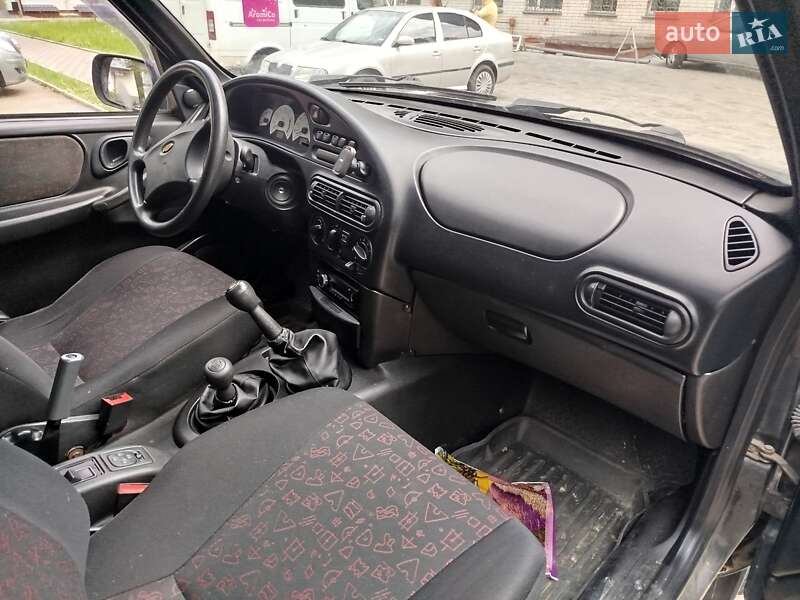 Внедорожник / Кроссовер Chevrolet Niva 2006 в Чернигове