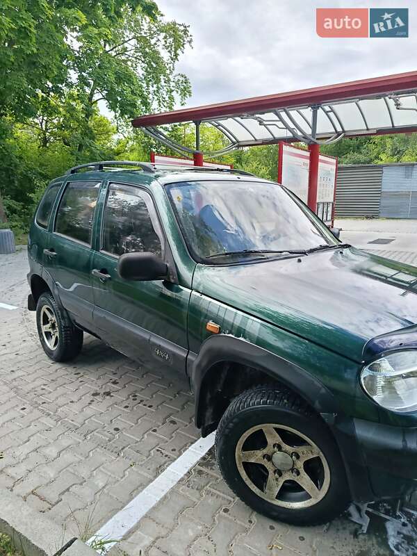 Внедорожник / Кроссовер Chevrolet Niva 2003 в Ладыжине