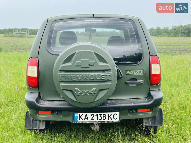 Позашляховик / Кросовер Chevrolet Niva 2005 в Ромнах