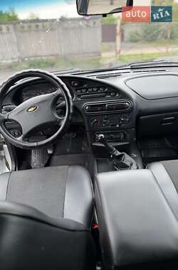 Позашляховик / Кросовер Chevrolet Niva 2008 в 