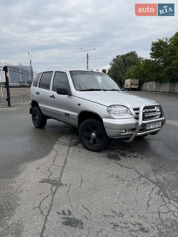 Позашляховик / Кросовер Chevrolet Niva 2008 в 