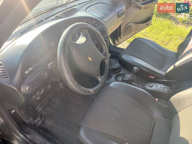 Внедорожник / Кроссовер Chevrolet Niva 2008 в Подольске