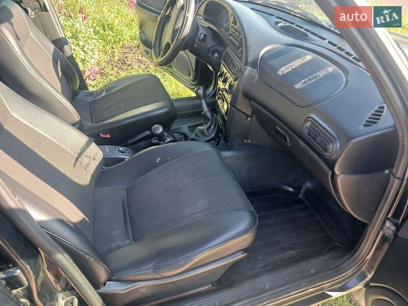 Внедорожник / Кроссовер Chevrolet Niva 2008 в Подольске