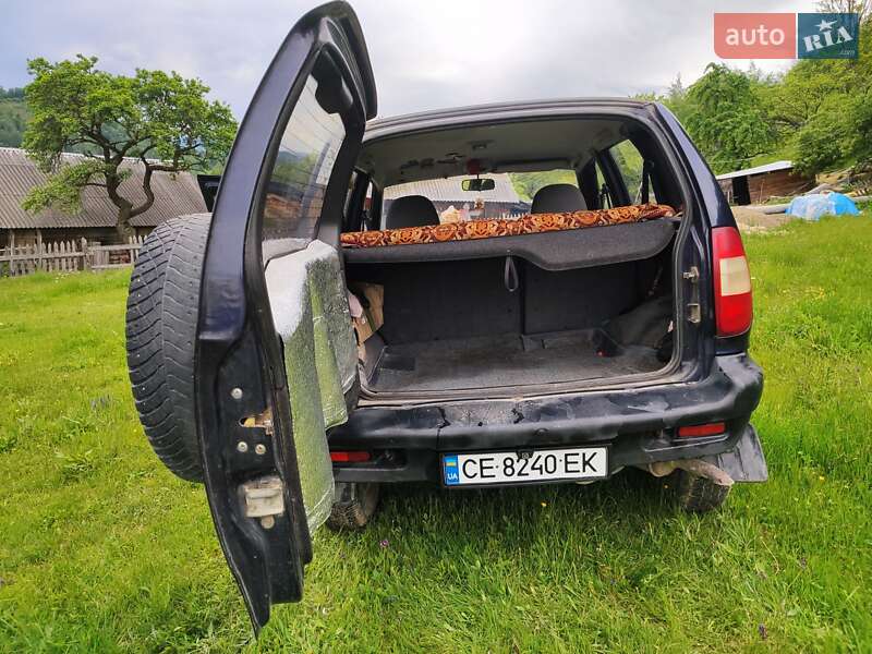 Позашляховик / Кросовер Chevrolet Niva 2004 в Косові