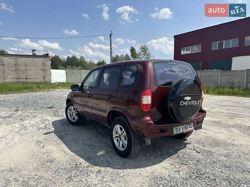 Позашляховик / Кросовер Chevrolet Niva 2005 в Нетішині