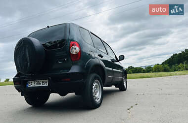 Позашляховик / Кросовер Chevrolet Niva 2016 в Умані