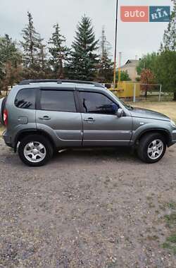 Внедорожник / Кроссовер Chevrolet Niva 2011 в Кривом Роге