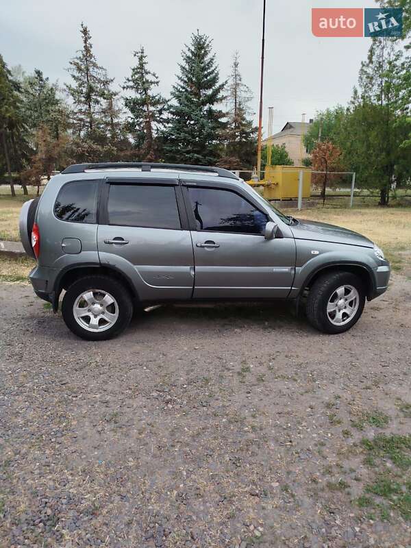 Внедорожник / Кроссовер Chevrolet Niva 2011 в Кривом Роге