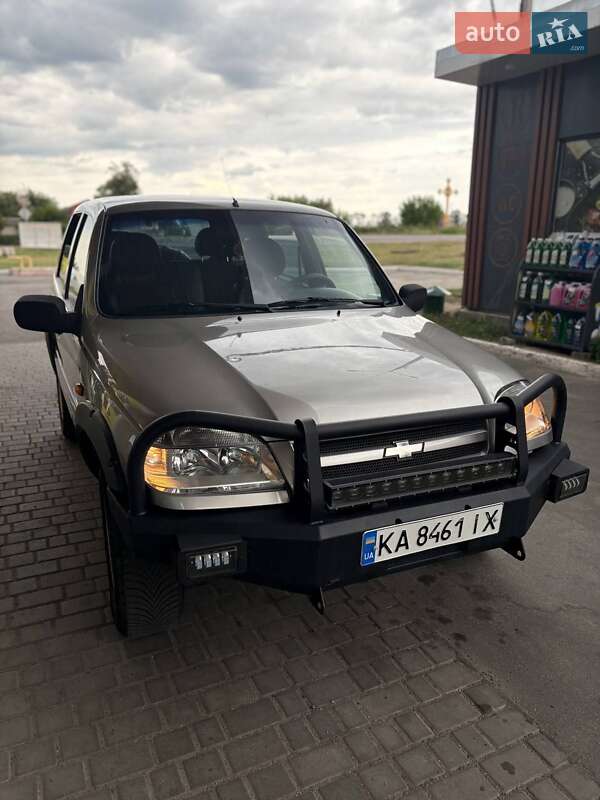 Chevrolet Niva 2008