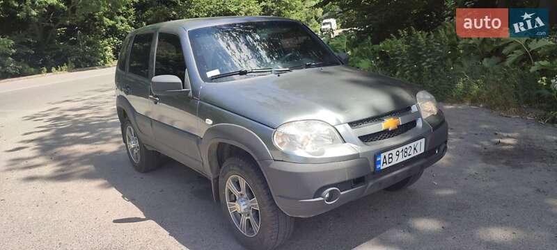 Chevrolet Niva 2012