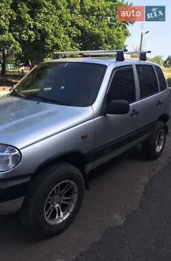 Позашляховик / Кросовер Chevrolet Niva 2005 в 