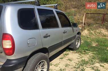 Позашляховик / Кросовер Chevrolet Niva 2005 в 