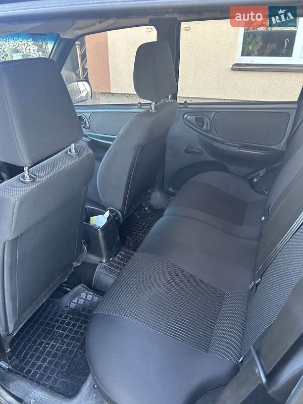 Внедорожник / Кроссовер Chevrolet Niva 2016 в Тячеве фото 2 Внедорожник / Кроссовер Chevrolet Niva 2016 в Тячеве