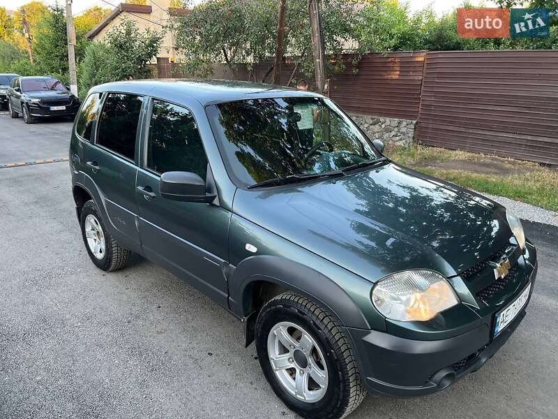 Позашляховик / Кросовер Chevrolet Niva 2019 в Дніпрі