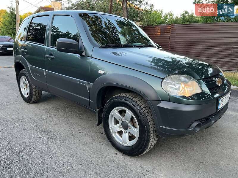 Позашляховик / Кросовер Chevrolet Niva 2019 в Дніпрі