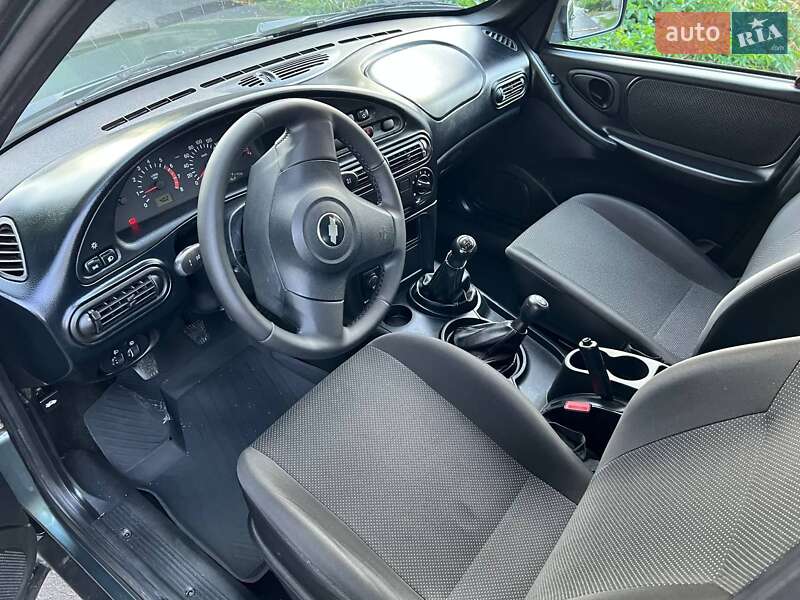 Позашляховик / Кросовер Chevrolet Niva 2019 в Дніпрі