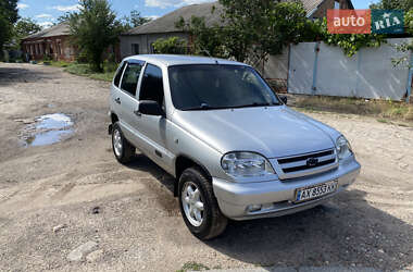 Внедорожник / Кроссовер Chevrolet Niva 2006 в Харькове