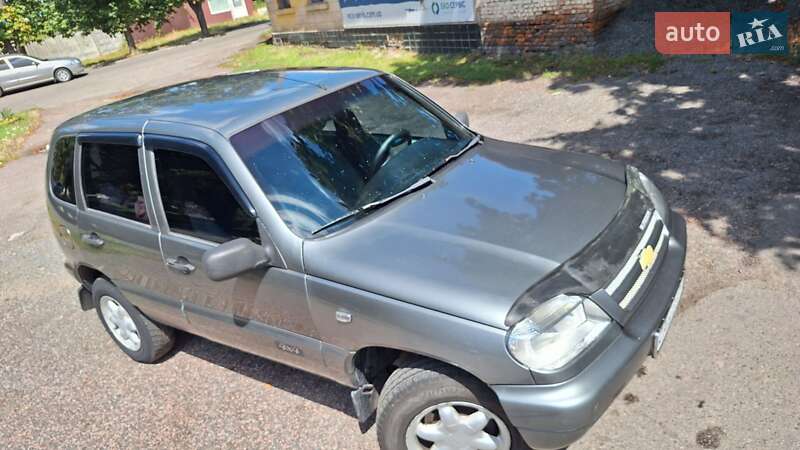 Позашляховик / Кросовер Chevrolet Niva 2004 в Черкасах