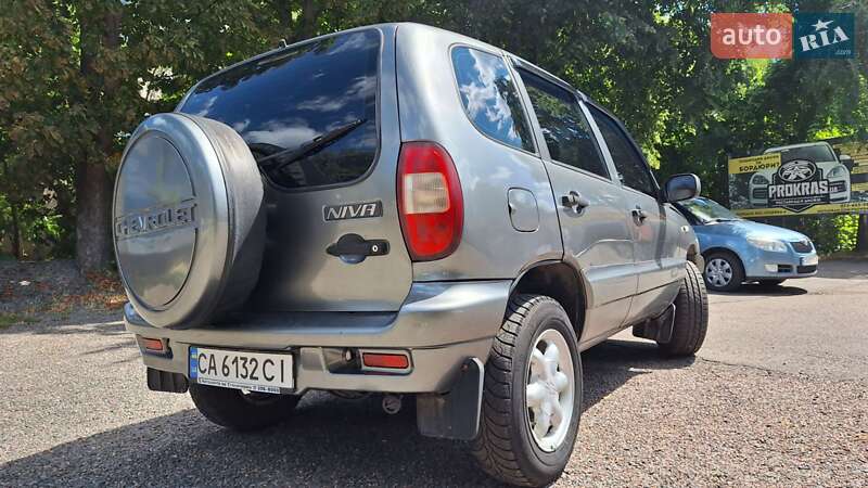 Позашляховик / Кросовер Chevrolet Niva 2004 в Черкасах