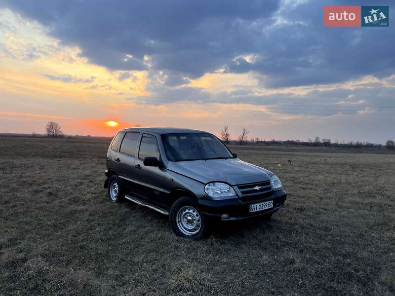 Chevrolet Niva 2005