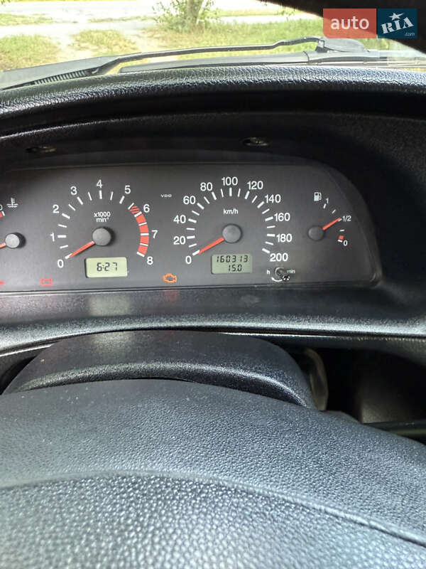 Позашляховик / Кросовер Chevrolet Niva 2016 в Каневі