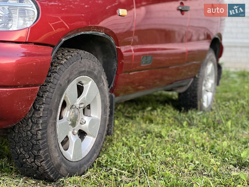 Позашляховик / Кросовер Chevrolet Niva 2007 в Кременці