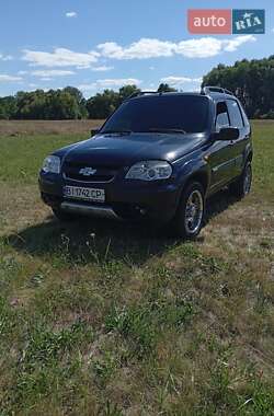 Внедорожник / Кроссовер Chevrolet Niva 2010 в Лохвице
