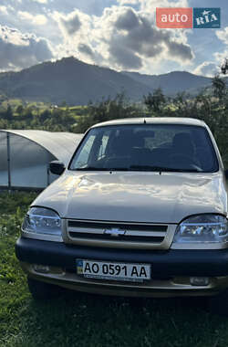 Внедорожник / Кроссовер Chevrolet Niva 2004 в  фото 2 Внедорожник / Кроссовер Chevrolet Niva 2004 в