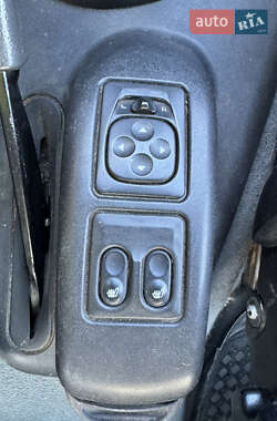 Внедорожник / Кроссовер Chevrolet Niva 2004 в  фото 33 Внедорожник / Кроссовер Chevrolet Niva 2004 в