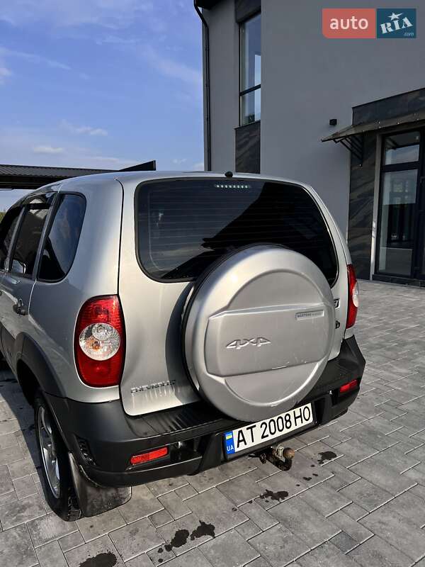 Позашляховик / Кросовер Chevrolet Niva 2018 в Перегінське