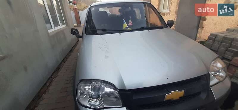 Внедорожник / Кроссовер Chevrolet Niva 2015 в Сумах