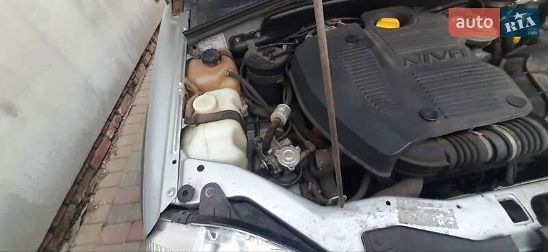 Внедорожник / Кроссовер Chevrolet Niva 2015 в Сумах