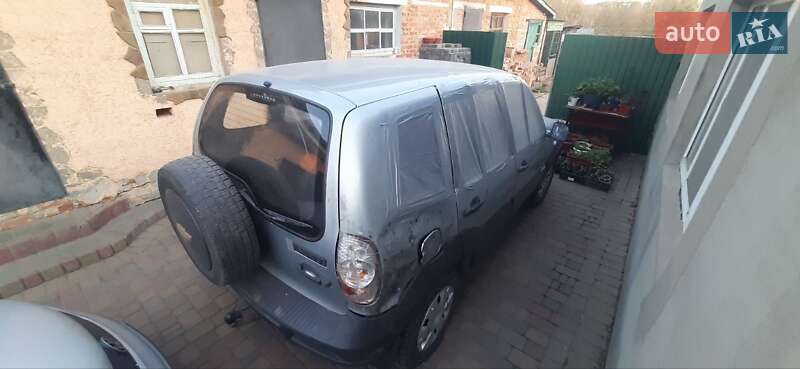 Внедорожник / Кроссовер Chevrolet Niva 2015 в Сумах