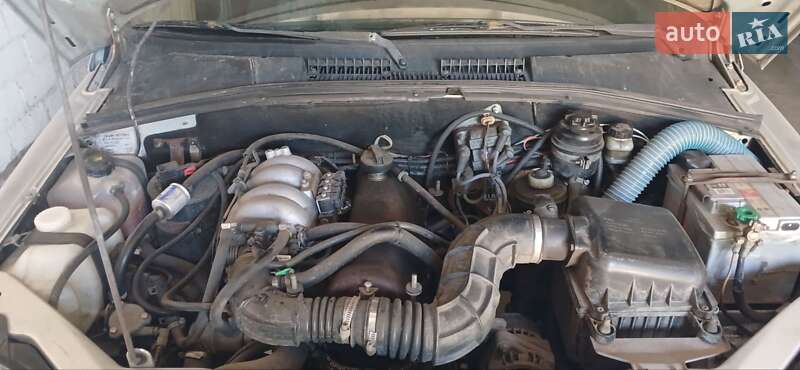 Позашляховик / Кросовер Chevrolet Niva 2004 в Магдалинівці