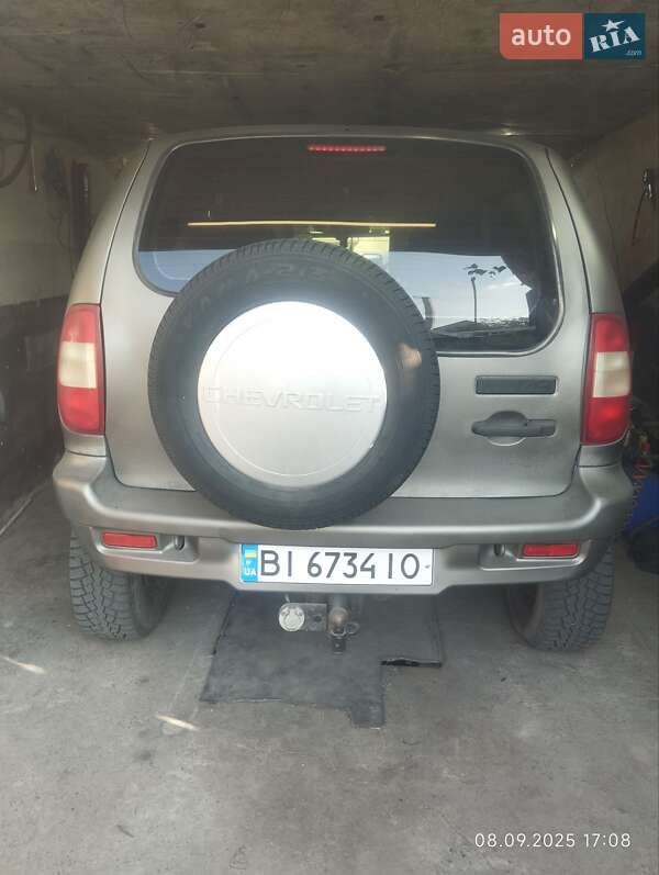 Внедорожник / Кроссовер Chevrolet Niva 2004 в Светловодске фото 7 Внедорожник / Кроссовер Chevrolet Niva 2004 в Светловодске