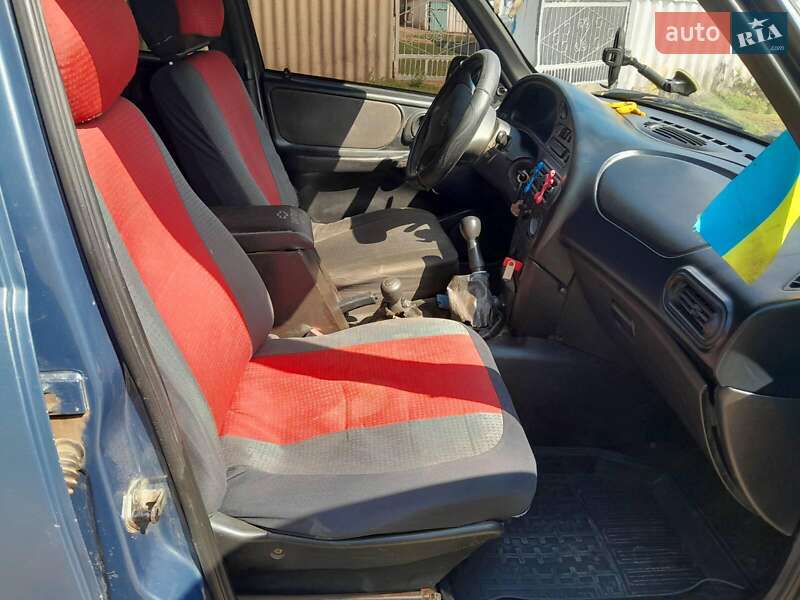 Позашляховик / Кросовер Chevrolet Niva 2008 в Голованівську