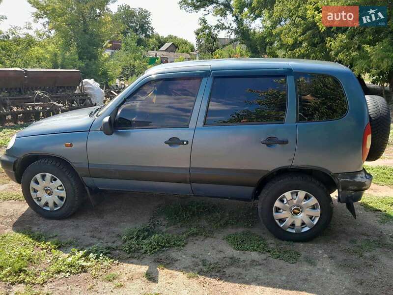 Позашляховик / Кросовер Chevrolet Niva 2008 в Голованівську