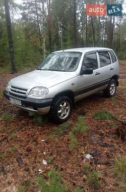 Внедорожник / Кроссовер Chevrolet Niva 2004 в Коростышеве