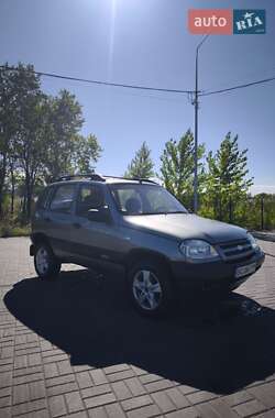 Внедорожник / Кроссовер Chevrolet Niva 2006 в  фото 3 Внедорожник / Кроссовер Chevrolet Niva 2006 в